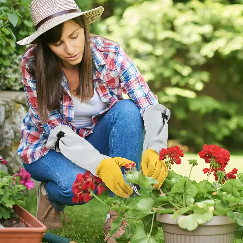 Thorn-Proof Leather Gardening Gloves with Long Sleeves